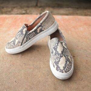 Vince Camuto Snake Print Slip On Sneakers Platform Skater Shoes Size 10